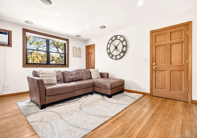 Photo 3 of House for sale at 19950 21st Avenue #1158, New York, NY 11357 | MLS# 1053370 | Listing updated on 2026-10-06