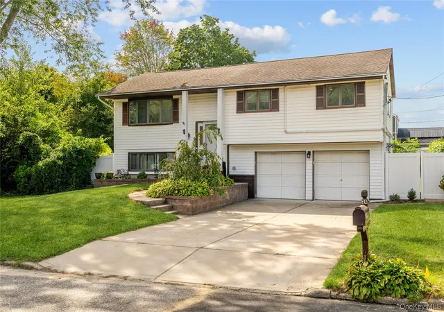 Photo 1 of Single family home for sale at 34 Bellwood Ave, Brookhaven, NY 11720 | MLS# 1053386 | Listing updated on 2026-09-28