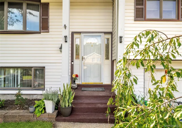 Photo 3 of Single family home for sale at 34 Bellwood Ave, Brookhaven, NY 11720 | MLS# 1053386 | Listing updated on 2026-09-28