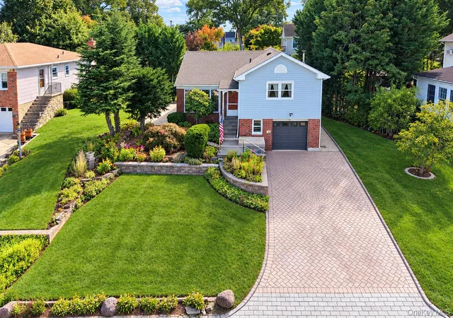 Photo 3 of Single family home for sale at 68 Elaine Ter, Yonkers, NY 10701 | MLS# 1053392 | Listing updated on 2026-10-07