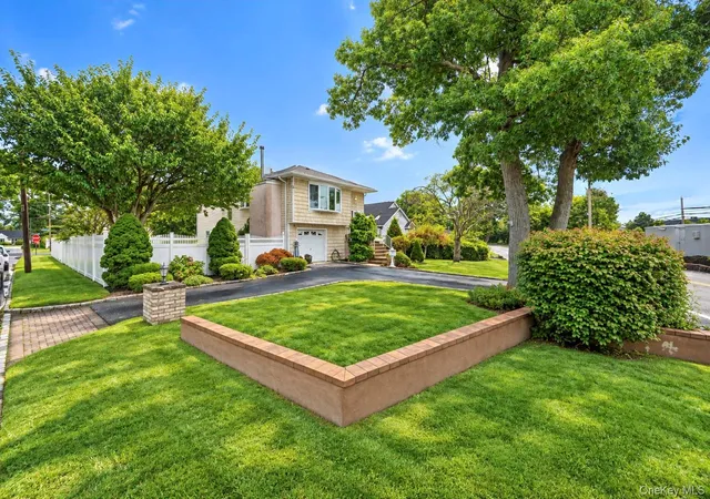 Photo 3 of Single family home for sale at 355 W Islip Blvd, Islip, NY 11795 | MLS# 1053401 | Listing updated on 2026-09-22