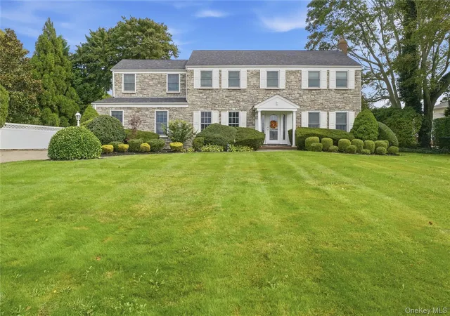 Single family home for sale at 15 Saltmeadow Ln, Islip, NY 11705 | MLS# 1053405