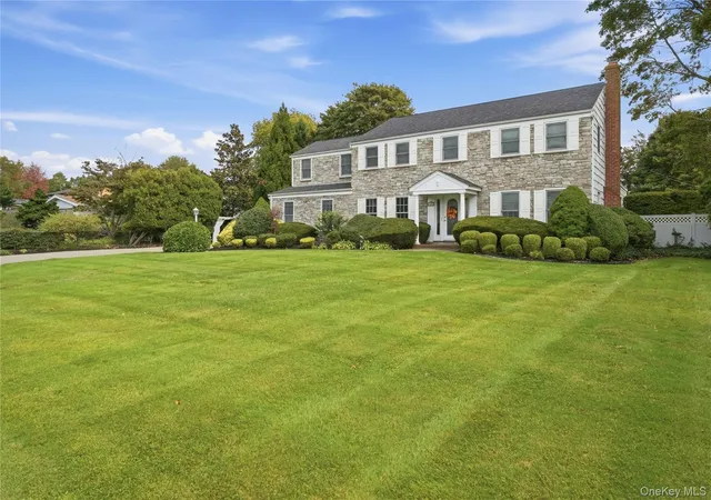 Photo 3 of Single family home for sale at 15 Saltmeadow Ln, Islip, NY 11705 | MLS# 1053405 | Listing updated on 2026-09-29