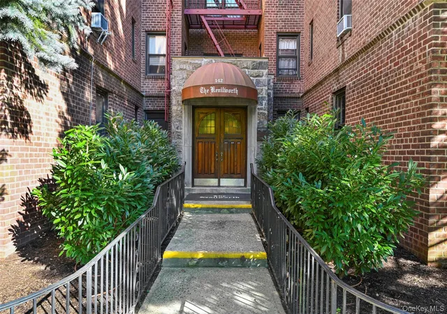 Photo 1 of House for sale at 142 Garth Rd #3T, Eastchester, NY 10583 | MLS# 1053421 | Listing updated on 2026-09-29