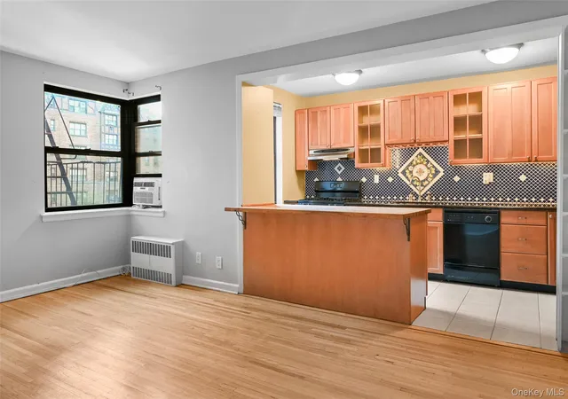 Photo 2 of House for sale at 142 Garth Rd #3T, Eastchester, NY 10583 | MLS# 1053421 | Listing updated on 2026-09-29
