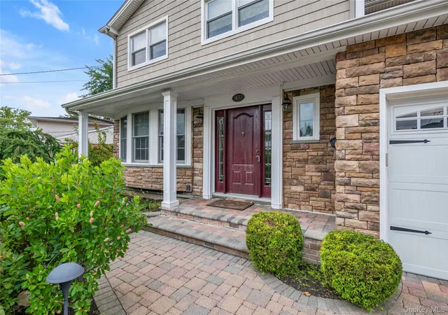 Photo 2 of Sale Pending at 67 Reed Dr, North Hempstead, NY 11576 | MLS# 1053422 | Listing updated on 2026-10-08