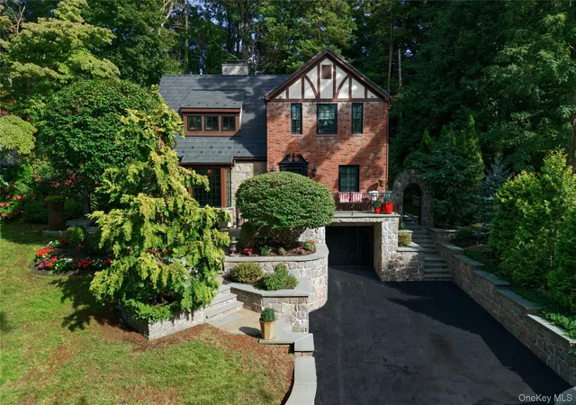 Single family home for sale at 17 Sinclair Martin Dr, North Hempstead, NY 11576 | MLS# 1053425