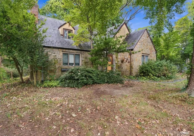 Photo 1 of Single family home for sale at 116 Huntington Rd, North Hempstead, NY 11050 | MLS# 1053429 | Listing updated on 2026-09-25