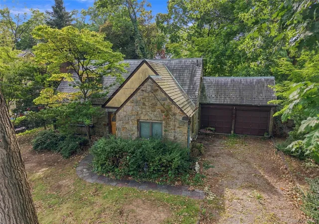 Photo 2 of Single family home for sale at 116 Huntington Rd, North Hempstead, NY 11050 | MLS# 1053429 | Listing updated on 2026-09-25