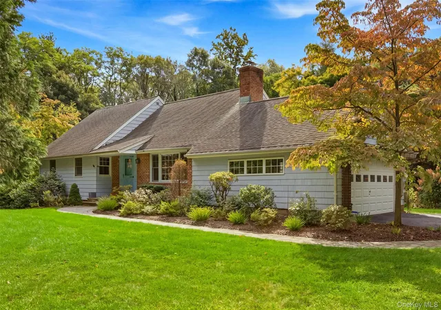 Photo 2 of Single family home for sale at 174 Flower Hl Rd, Huntington, NY 11743 | MLS# 1053463 | Listing updated on 2026-10-01