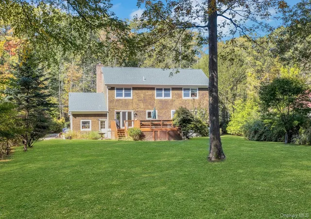 Photo 2 of Single family home for sale at 25 Wildwood Rd, Bedford, NY 10536 | MLS# 1053469 | Listing updated on 2026-10-04