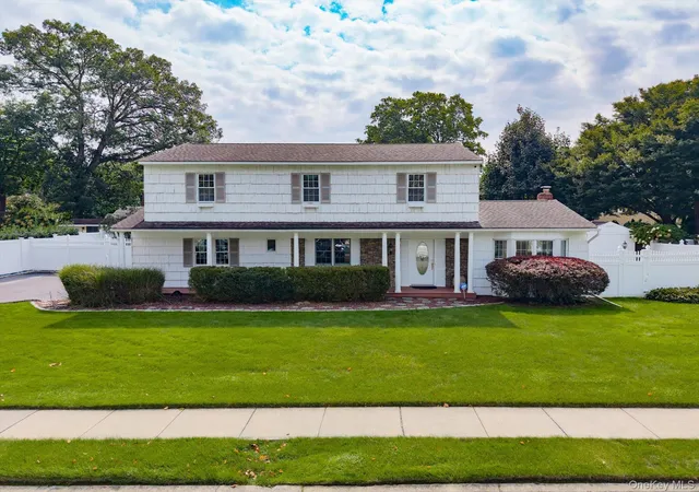 Photo 2 of Single family home for sale at 14 Osage Dr, Huntington, NY 11746 | MLS# 1053481 | Listing updated on 2026-10-01