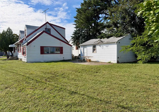 Photo 3 of Single family home for sale at 306 W Old Country Rd, Oyster Bay, NY 11801 | MLS# 1053482 | Listing updated on 2026-10-04