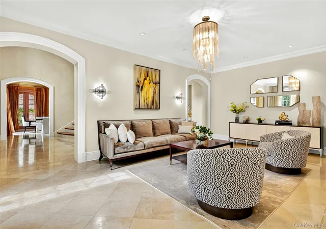 Photo 4 of Single family home for sale at 2 Vista Ln, Oyster Bay, NY 11545 | MLS# 1053488 | Listing updated on 2026-10-07