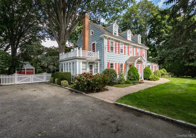 Photo 3 of Single family home for sale at 41 Butler St, North Hempstead, NY 11590 | MLS# 1053496 | Listing updated on 2026-09-28