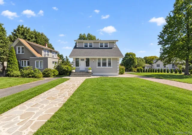 Photo 2 of Single family home for sale at 8 Highview Ave, Clarkstown, NY 10954 | MLS# 1053513 | Listing updated on 2026-10-05