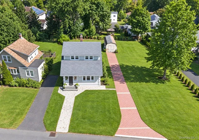 Photo 3 of Single family home for sale at 8 Highview Ave, Clarkstown, NY 10954 | MLS# 1053513 | Listing updated on 2026-10-05