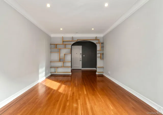 Photo 2 of Condo for sale at 25 40 31st Avenue #6E, New York, NY 11106 | MLS# 1053538 | Listing updated on 2026-09-30