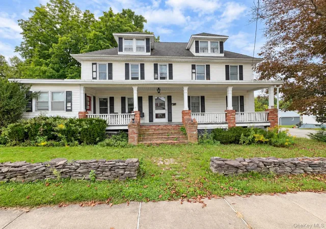 Single family home for sale at 39 Maple Ave, Warwick (Town), NY 10921 | MLS# 1053550