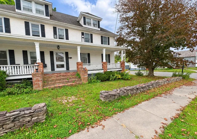 Photo 3 of Single family home for sale at 39 Maple Ave, Warwick (town), NY 10921 | MLS# 1053550 | Listing updated on 2026-10-08
