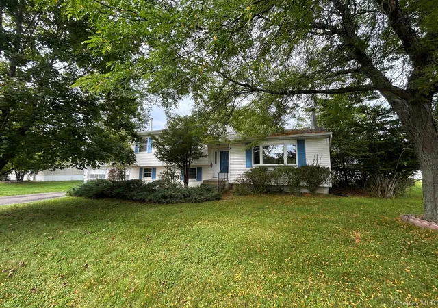 Photo 2 of Single family home for sale at 6 Pembroke Rd, Blooming Grove, NY 10992 | MLS# 1053568 | Listing updated on 2026-09-22