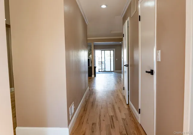 Photo 3 of Condo for sale at 105 Glen Way, Oyster Bay, NY 11791 | MLS# 1053575 | Listing updated on 2026-10-04