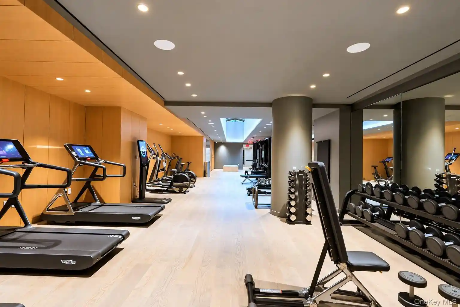 Listing Photo 36 - Condo for sale in 135 E 47Th St located at 135 E 47Th St, New York City, NY 10017 - Unit #22F