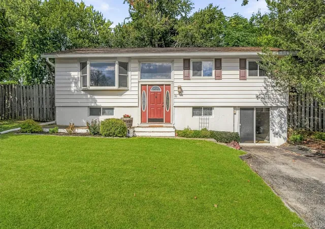 Single family home for sale at 29 Cumberland Rd, Fishkill, NY 12524 | MLS# 1053586