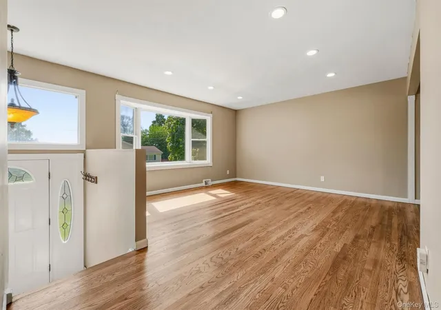 Photo 2 of Single family home for sale at 29 Cumberland Rd, Fishkill, NY 12524 | MLS# 1053586 | Listing updated on 2026-09-27