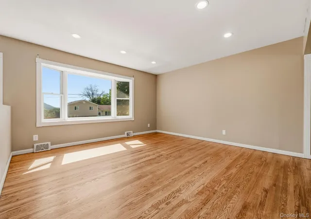 Photo 3 of Single family home for sale at 29 Cumberland Rd, Fishkill, NY 12524 | MLS# 1053586 | Listing updated on 2026-09-27