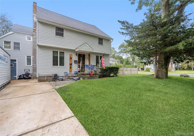 Photo 1 of Single family home for sale at 84 Tower St, Islip, NY 11782 | MLS# 1053591 | Listing updated on 2026-10-05