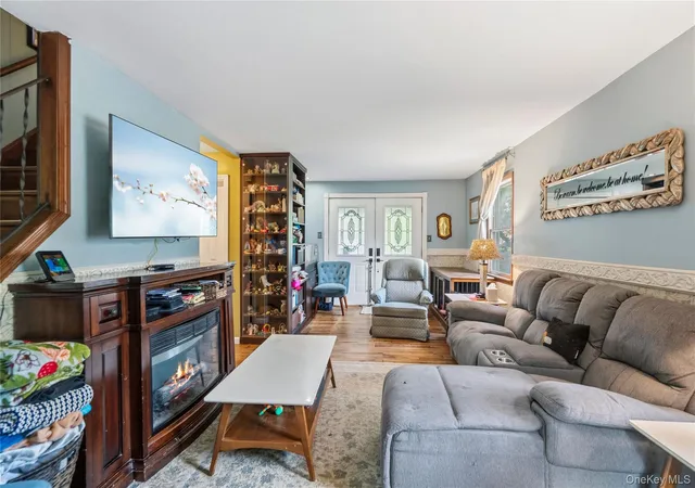 Photo 3 of Single family home for sale at 84 Tower St, Islip, NY 11782 | MLS# 1053591 | Listing updated on 2026-10-05