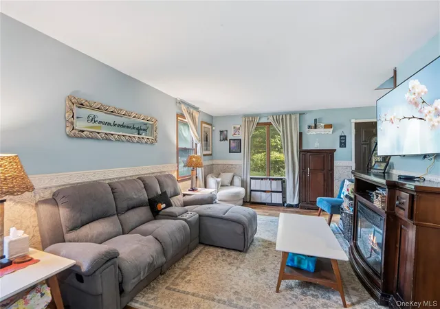 Photo 4 of Single family home for sale at 84 Tower St, Islip, NY 11782 | MLS# 1053591 | Listing updated on 2026-10-05