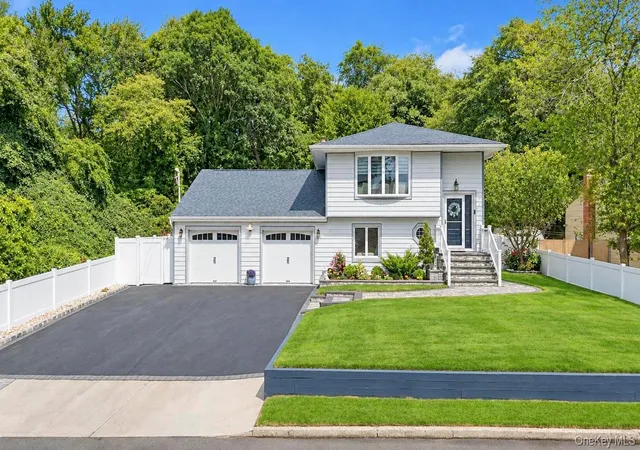 Photo 1 of Single family home for sale at 175 Stuyvesant Rd, Islip, NY 11769 | MLS# 1053595 | Listing updated on 2026-09-27