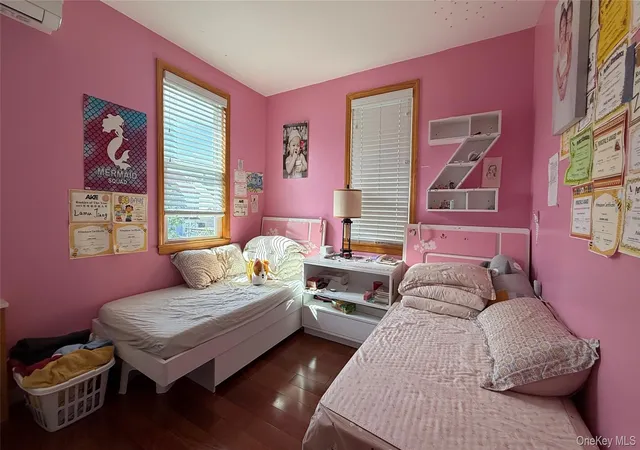 Photo 4 of Single family home for sale at 160-30 76th Road, New York, NY 11366 | MLS# 1053604 | Listing updated on 2026-09-21