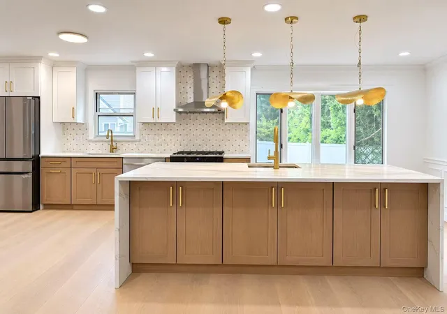 Photo 3 of Single family home for sale at 14 Arcadia Dr, Huntington, NY 11746 | MLS# 1053605 | Listing updated on 2026-10-04