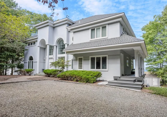 Photo 3 of Single family home for sale at 3525 Paradise Point Rd, Southold, NY 11971 | MLS# 1053616 | Listing updated on 2026-09-22