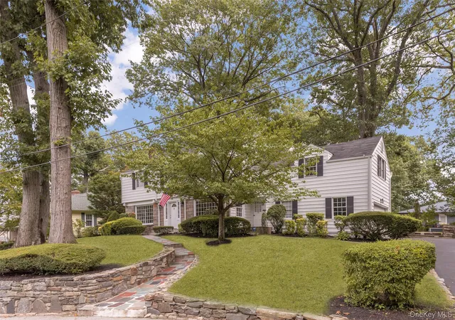Photo 2 of Single family home for sale at 30 Cherwing Rd, Yonkers, NY 10701 | MLS# 1053620 | Listing updated on 2026-10-03