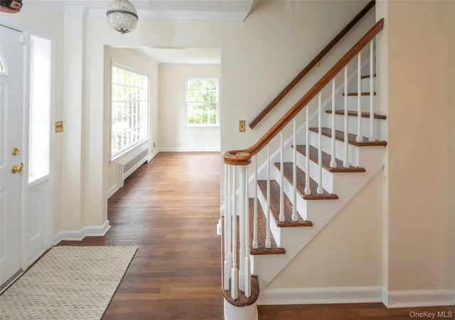 Photo 4 of Single family home for sale at 30 Cherwing Rd, Yonkers, NY 10701 | MLS# 1053620 | Listing updated on 2026-10-03