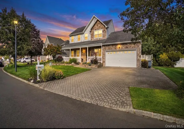 Photo 3 of Single family home for sale at 25 Laurel Ln, Brookhaven, NY 11742 | MLS# 1053630 | Listing updated on 2026-10-02