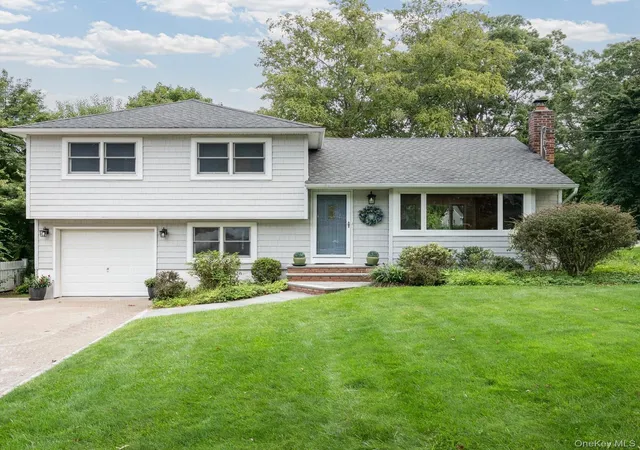 Photo 1 of Single family home for sale at 30 Sheppard Ln, Huntington, NY 11743 | MLS# 1053647 | Listing updated on 2026-09-23