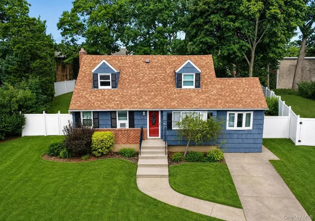 Photo 2 of Single family home for sale at 315 Harmony Dr, Oyster Bay, NY 11762 | MLS# 1053672 | Listing updated on 2026-10-08
