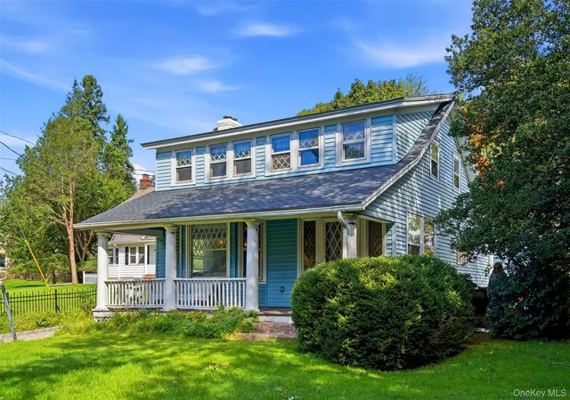 Photo 1 of Single family home for sale at 504 W Broadway, Brookhaven, NY 11777 | MLS# 1053673 | Listing updated on 2026-10-04