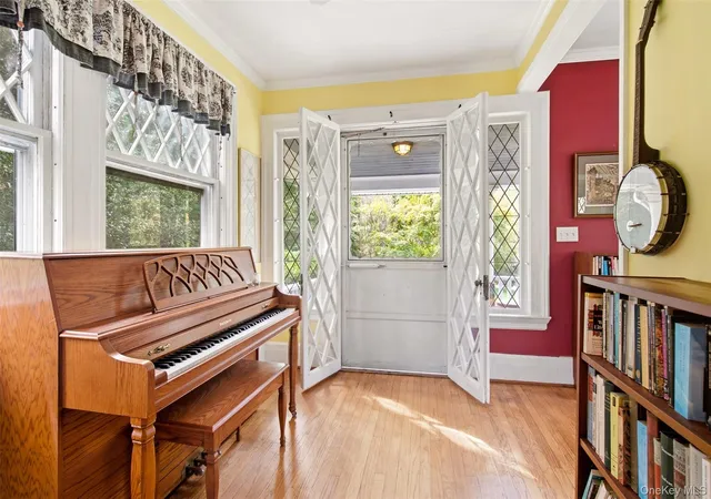 Photo 3 of Single family home for sale at 504 W Broadway, Brookhaven, NY 11777 | MLS# 1053673 | Listing updated on 2026-10-04
