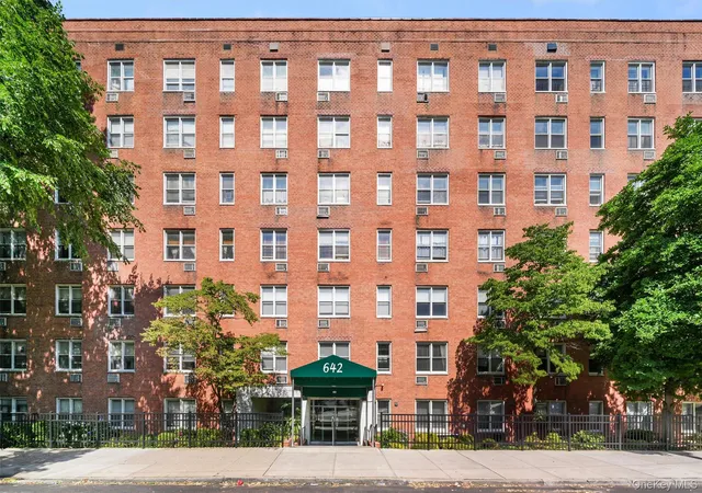 Condo for sale at 642 Locust St #4H, Mount Vernon, NY 10552 | MLS# 1053674