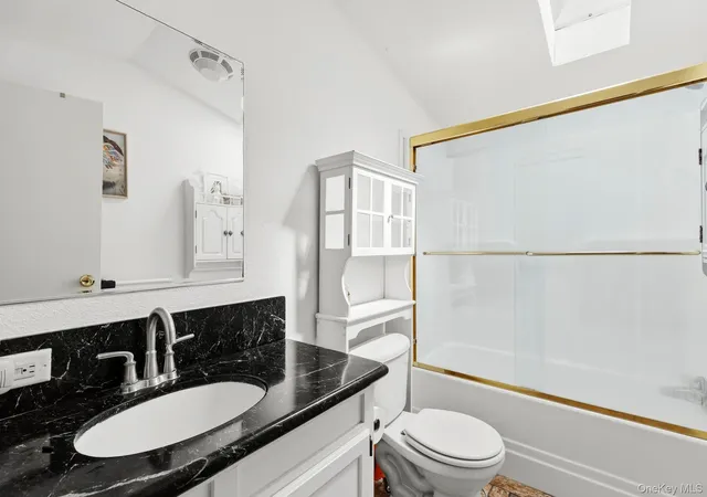 Photo 3 of Manufactured home for sale at 105 Oakview Hwy #180, East Hampton, NY 11937 | MLS# 1053680 | Listing updated on 2026-09-25