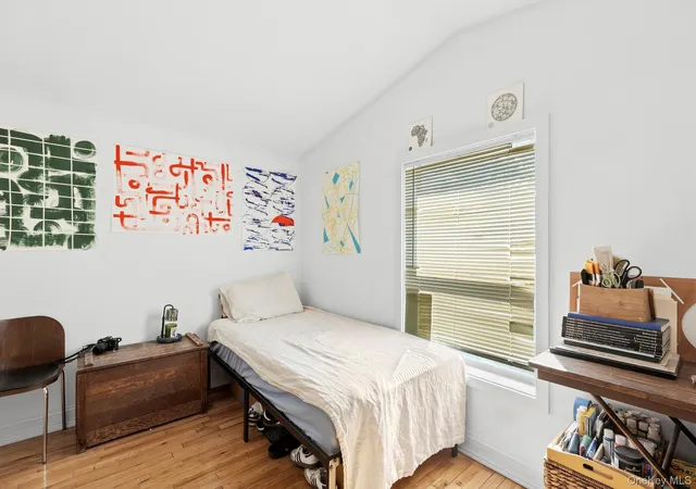 Photo 4 of Manufactured home for sale at 105 Oakview Hwy #180, East Hampton, NY 11937 | MLS# 1053680 | Listing updated on 2026-09-25