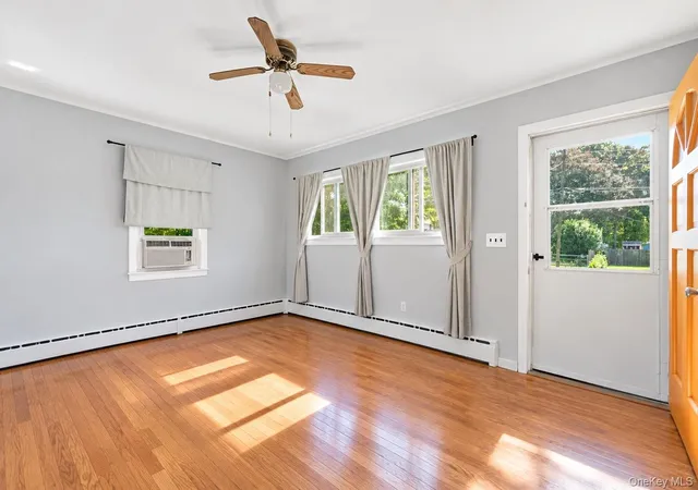 Photo 4 of Single family home for sale at 995 Schoolhouse Rd, Southold, NY 11935 | MLS# 1053686 | Listing updated on 2026-09-23