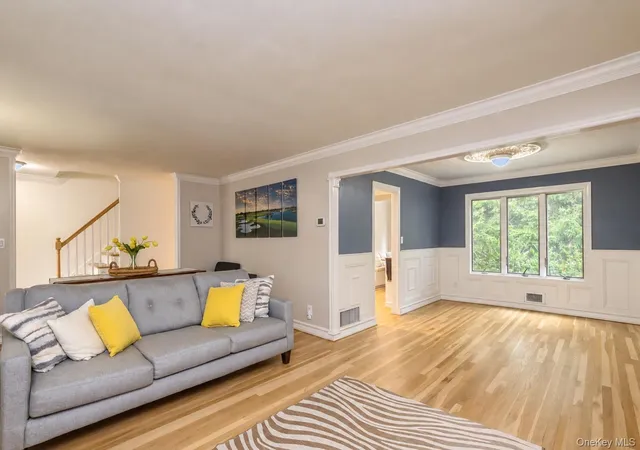 Photo 4 of Single family home for sale at 16 Wren Dr, Smithtown, NY 11788 | MLS# 1053688 | Listing updated on 2026-09-30