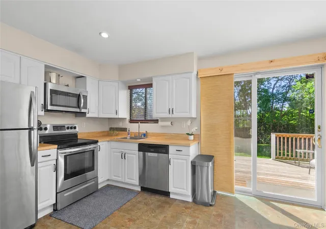 Photo 4 of Single family home for sale at 82 Argonne Rd E, Southampton, NY 11946 | MLS# 1053691 | Listing updated on 2026-10-03